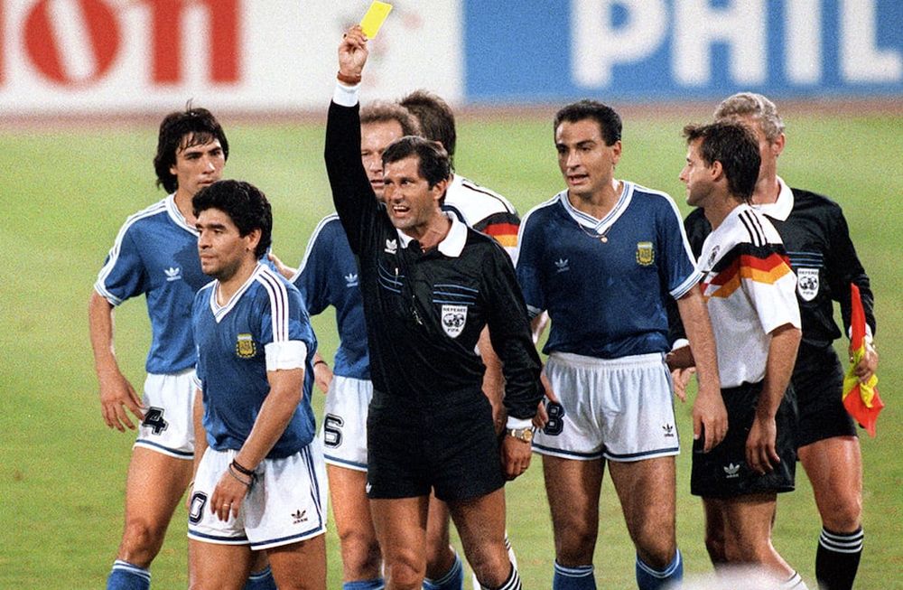 Además, el mexicano expulsó a Pedro Monzón y Walter Dezotti.