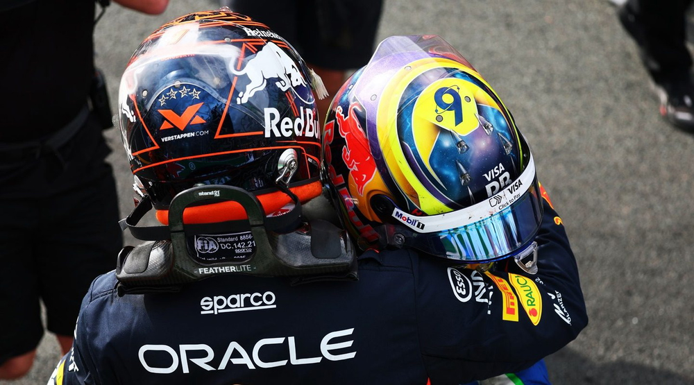 Max Verstappen y Hadjar, nuevos compa&ntilde;eros en 2026.