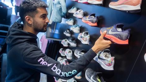 Argentina es el país más caro del mundo para comprar zapatillas, según un estudio. Foto: Ignacio Blanco / Los Andes