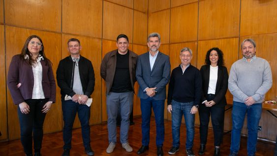 la ciudad firmo un convenio con tarjeta naranja para impulsar el consumo en las galerias