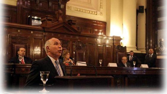 Cristina busca que la Corte  deje de funcionar
