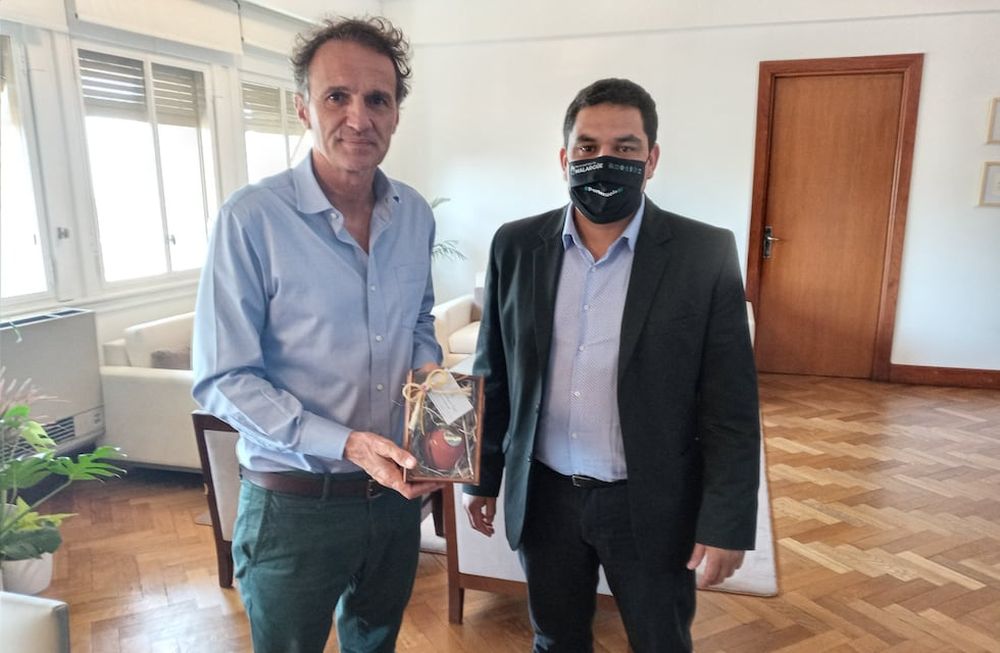 Tras rebelarse contra Katopodis, Ojeda fue a Buenos Aires a firmar el acuerdo por las obras en Malargüe