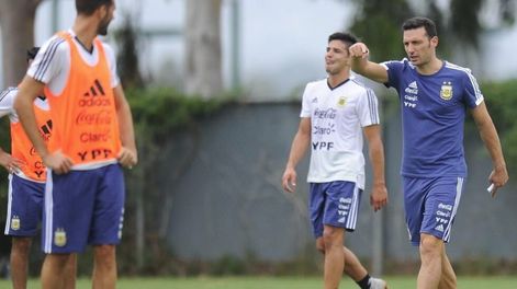 Lionel Scaloni paró su primer equipo con dos mendocinos como titulares