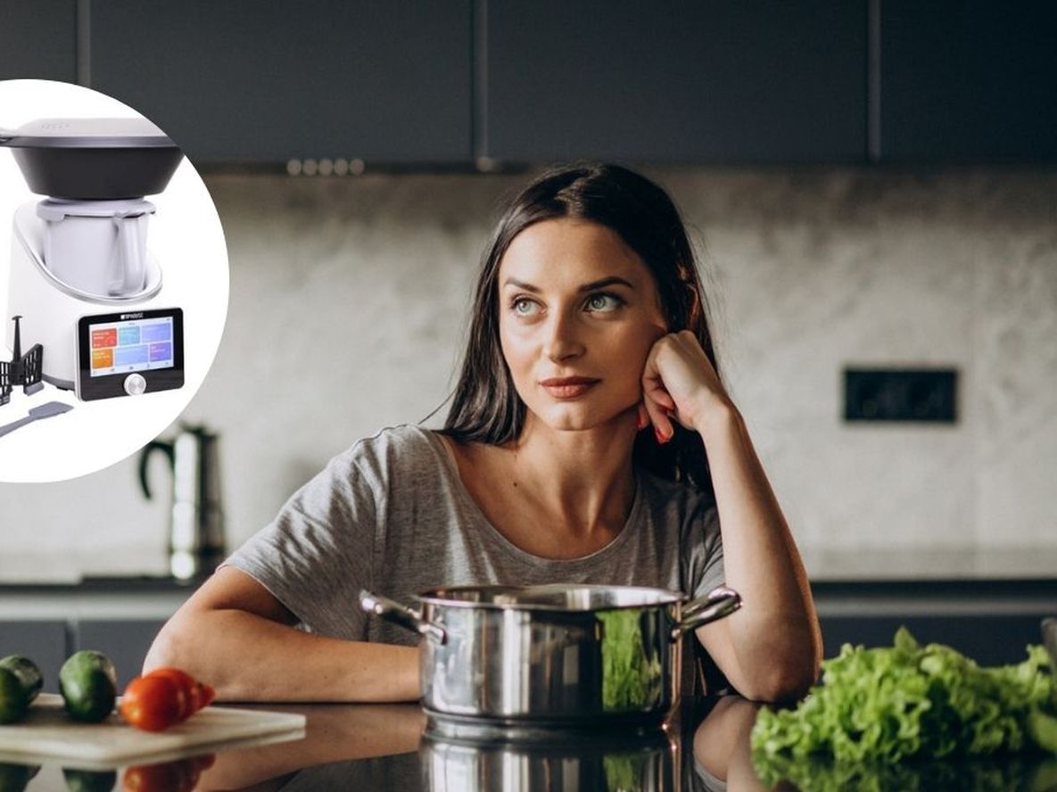 El equipo incluye batidor, cuchillas multifunción y vaporera completa para cocinar con facilidad.