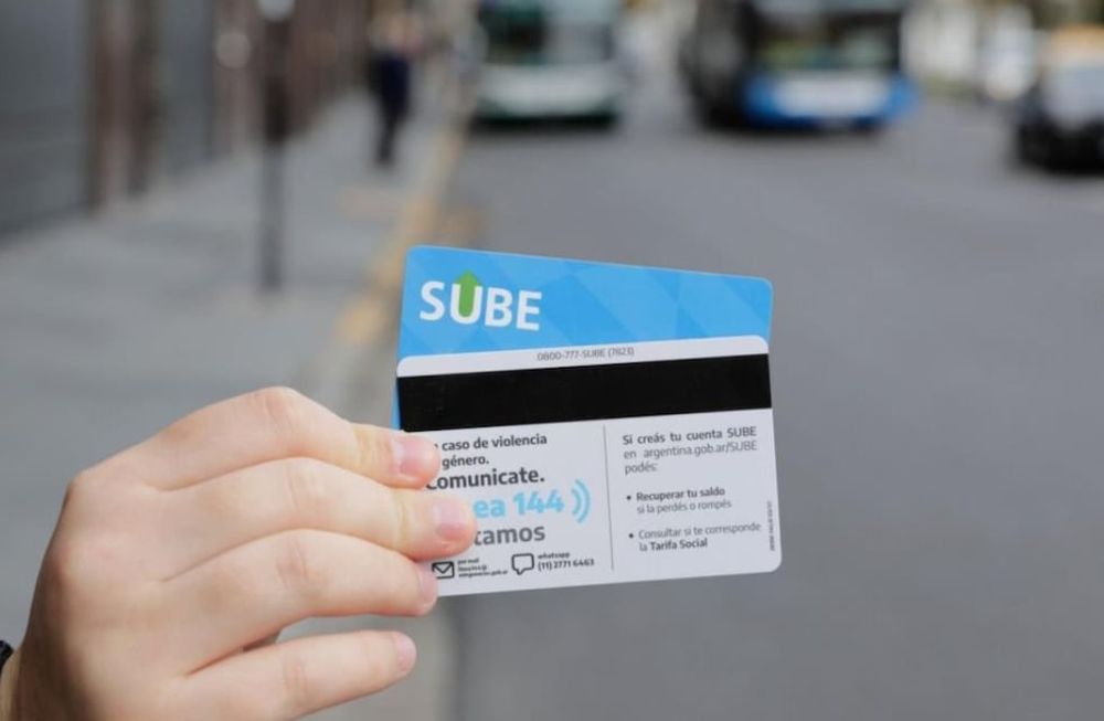 ¿Adiós a la tarjeta SUBE?: el Gobierno habilitó nuevos medios de pago en el transporte público.