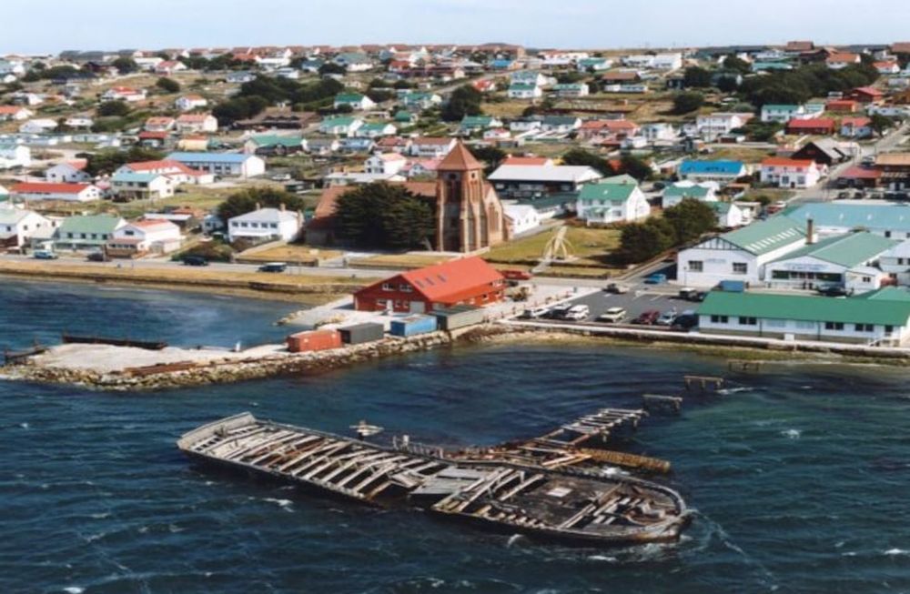 Nos devoran los de afuera