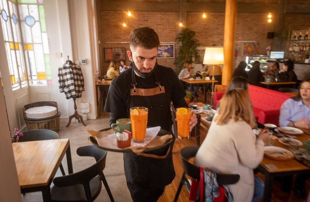 El sector gastronómico es uno de lo que podría reactivar en la última parte del año.Foto: Ignacio Blanco / Los Andes