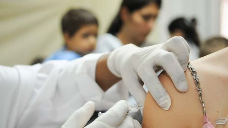 Los Andes | Especialistas aseguran que la vacunación antigripal y los hábitos de higiene y distanciamiento adquiridos han ayudado a bajar la transmisión de otros virus. / Archivo.