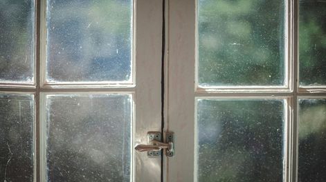 Esta solución es exclusiva para el hogar y funciona mejor en rayones superficiales de vidrio común.