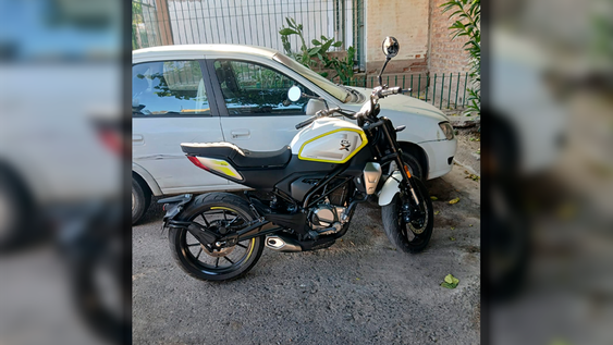 Una moto robada fue recuperada y su conductor quedó detenido.