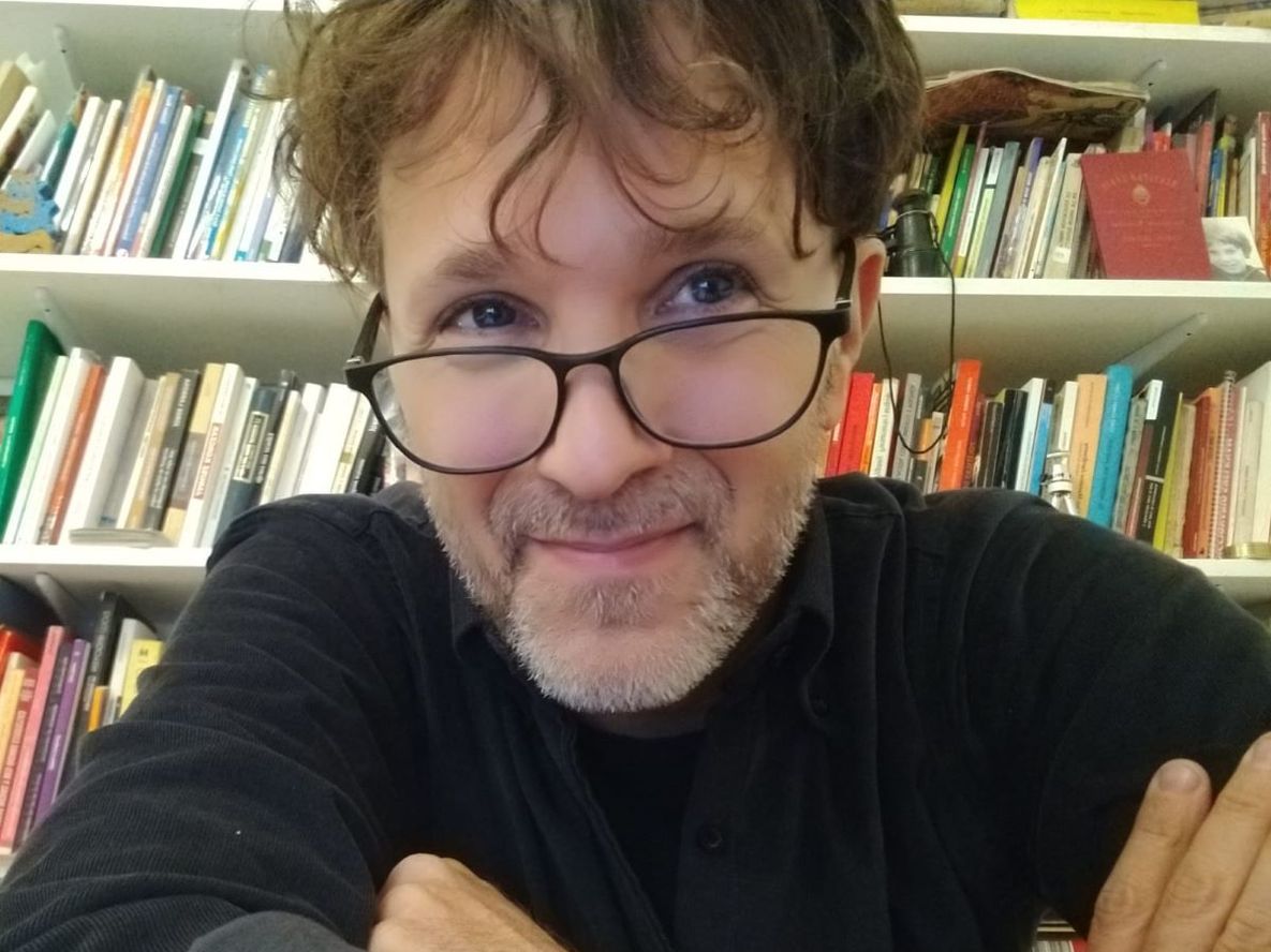 Hubo un primer momento de asombro genuino en las escuelas con la tecnología. Ahora se ven más sus opacidades, dice.