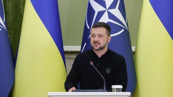 El presidente ucraniano, Volodímir Zelenski, tras una reunión en Kiev con el secretario general de la OTAN en octubre pasado. EFE/EPA/Sergéi Dolzhenko