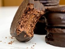 Terrabusi Intenso combina más cacao y dulce de leche, pensado para todos, incluyendo personas con celiaquía. Foto ilustrativa