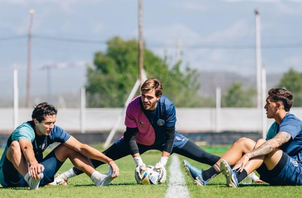 Independiente Rivadavia quiere la continuidad de Ezequiel Centurión y River estaría dispuesto a negociar.