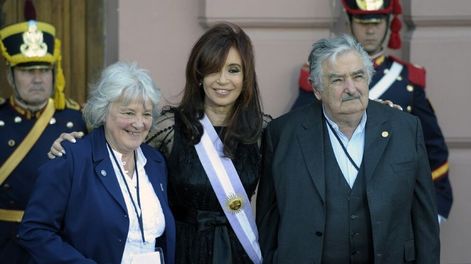 La esposa de Mujica asegura que no habrá más pasteras sobre el río Uruguay