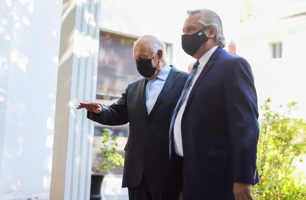 En Chile, el presidente argentino Alberto Fernández se reunió con Ricardo Lagos, ex mandatario del vecino país. / Presidencia