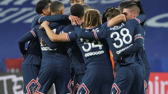 El PSG, con varias bajas, rescató un empate de visitante.(AP /Laurent Cipriani)