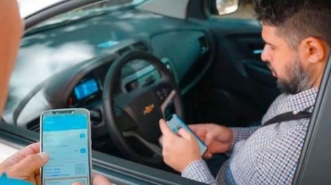 Los Andes | Es oficial: las tarjetas verdes y azul ya no caducan y en Mendoza se puede circular con las versiones digitales. Foto: Archivo Los Andes.