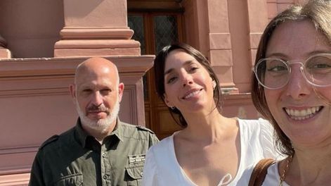 Los Andes | Ángel de Brito compartió imágenes de  fotos de Tamara Pettinato en Casa Rosada en la previa de su encuentro íntimo con Alberto Fernández. Captura de Twitter.