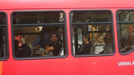 Iba en el colectivo y lo detuvieron por llevar un armaFoto: José Gutierrez / Los Andes
