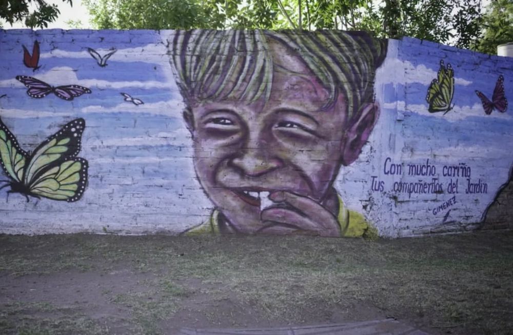 El mural con la última foto de Lucio antes de ser asesinado. Foto: Juan Pablo Chaves/ gentileza TN
