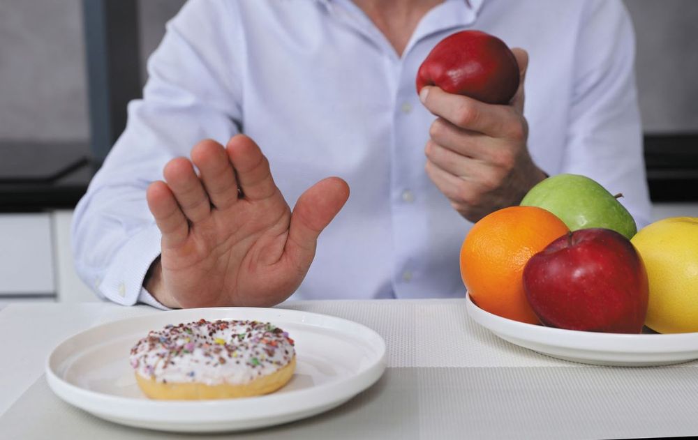 La restricción absoluta puede derivar en episodios de consumo excesivo.