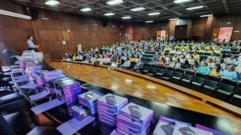 “El trabajo de los agentes sanitarios es fundamental, porque son la base de una pirámide de salud que tiene que ser muy sólida”, detalló el decano de la Facultad de Ciencias Médicas. Foto: Prensa Gobierno de Mendoza.