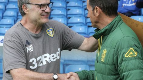 Bielsa dejó su marca en la conferencia de prensa previa al debut con Leeds