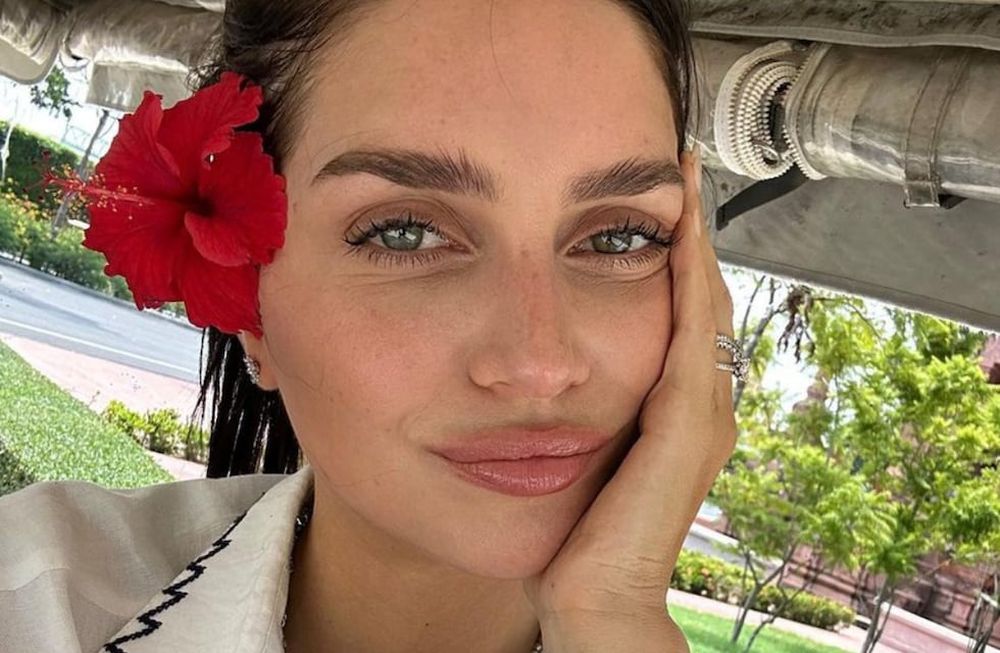Zaira Nara hecha una Barbie en la piscina. / instagram