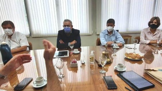 Carlos Ianizzotto viajó el viernes a San Rafael para reunirse con dirigentes, empresarios y productores en la Cámara de Comercio.