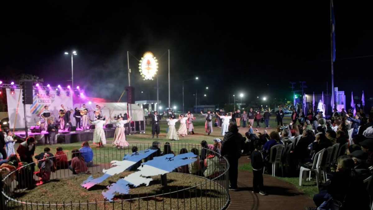 Maipú honra la memoria de sus veteranos en la tradicional Vigilia por Malvinas