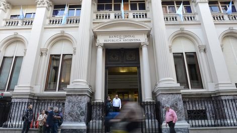Salieron a la luz los nombres de quienes violaron el cepo cambiario: la lista completa