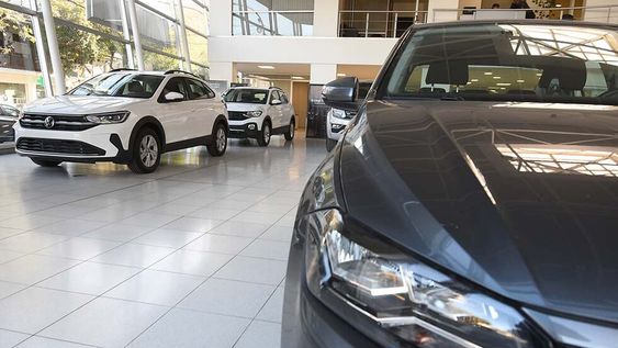 Venta de automóviles 0 KM, en los primeros cinco meses del año se patentaron 174.257 unidades nuevas, un 1% más que en 2021.Foto: José Gutierrez / Los Andes