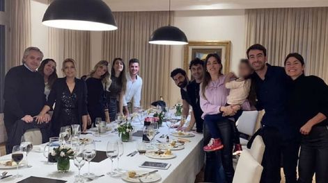 La foto de la fiesta de cumpleaños de Fabiola Yáñez con Alberto Fernández en la Quinta de Olivos.