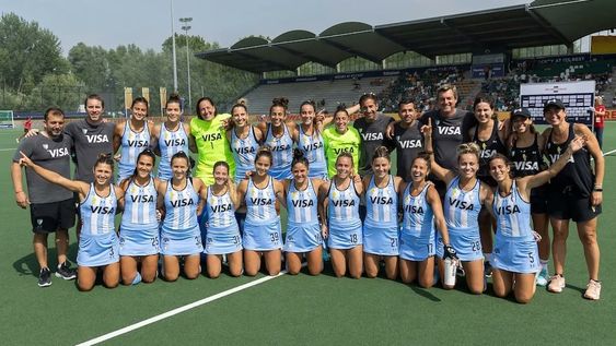Las Leonas con Fernando Ferrara: en el año suman 20 partidos sin derrotas (Copa Panamericana y Pro League). Ahora llega el desafío más grande en el Mundial de Terrassa.. / Gentileza.