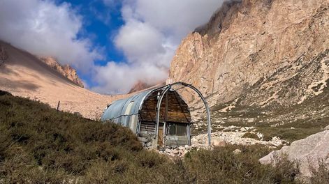 Refugio del Cajón de los Arenales, construido en 1997 y de uso libre para montañistas.