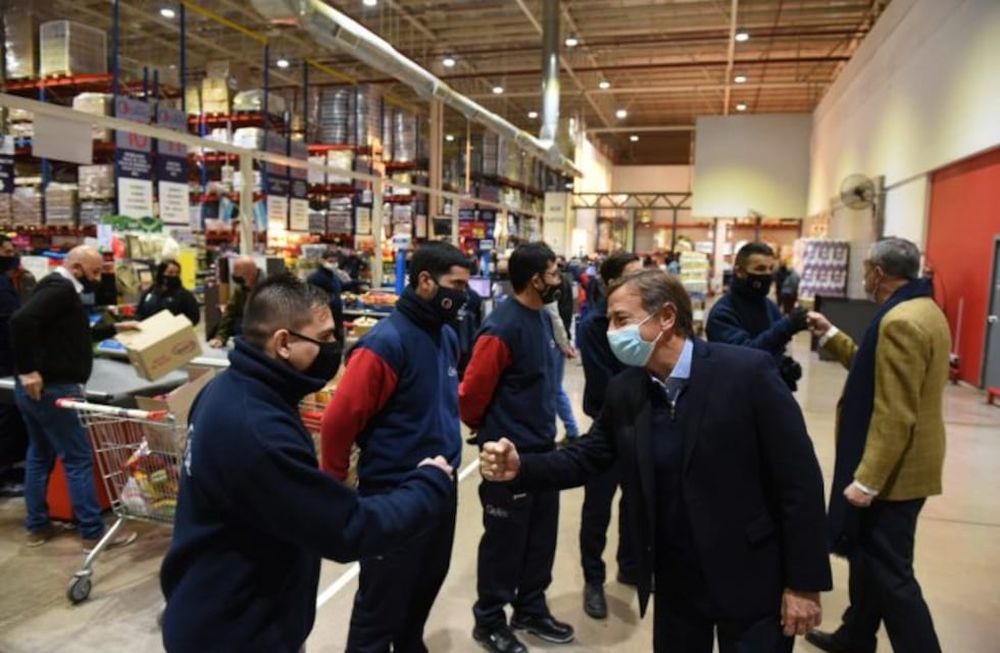 El programa del Ministerio de Economía y Energía para generar empleo genuino en el sector privado logró 914 contrataciones fijas en menos de 3 meses. El Gobierno de Mendoza abona hasta 7 meses de salario mínimo, vital y móvil a empresas, comercios y pymes que incorporen personal en blanco y por tiempo indeterminado.