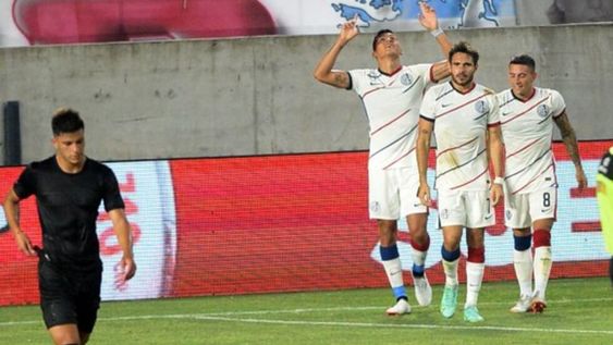 Fútbol fe Verano. El Ciclón se quedó con la primera victoria del año frente al Rojo, en La Plata.