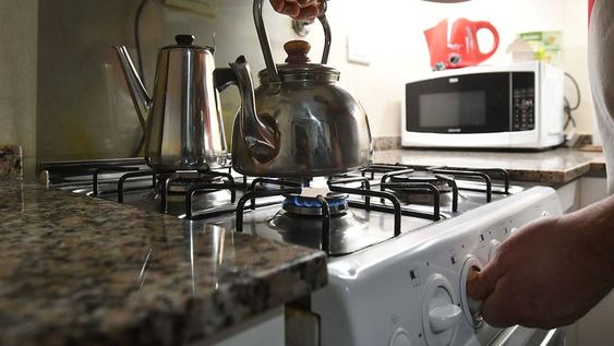 El nuevo proyecto de la Ley Ómnibus que se tratará este miércoles permite que la Secretaría de Energía revise y elimine los subsidios, incluidos los fondos fiduciarios, como el de la Zona Fría. Foto: José Gutierrez / Los Andes
