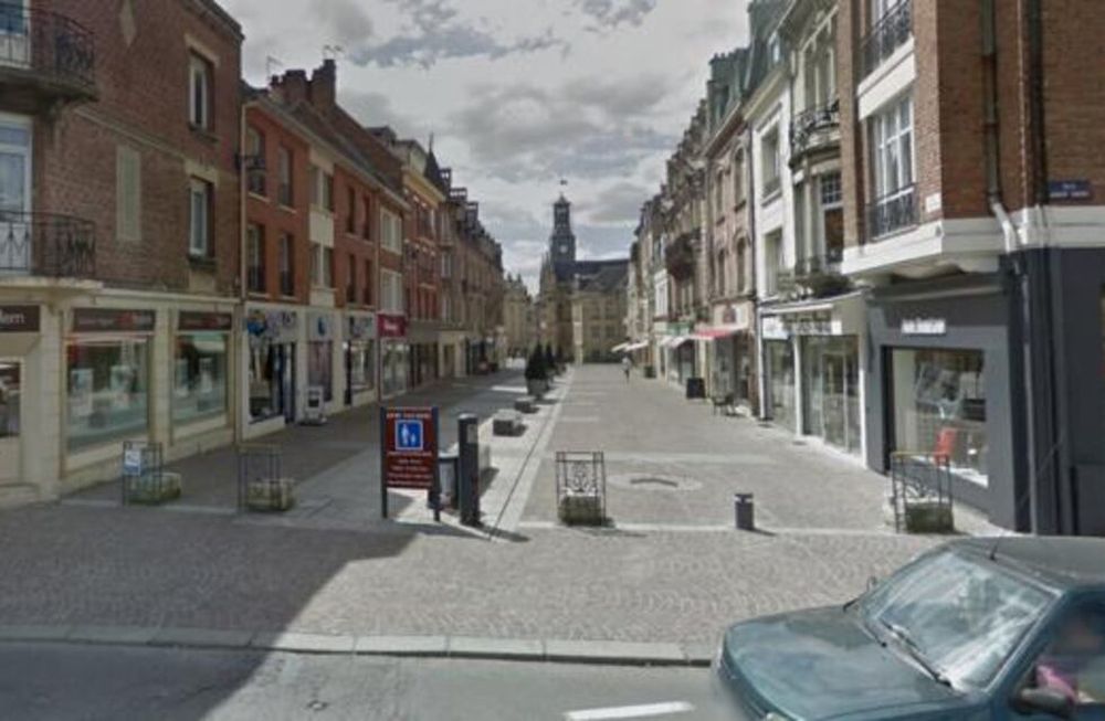 Un hombre vivió diez años en Francia con su papá momificado