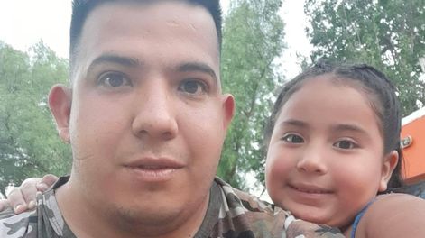 Los Andes | Darío Rosales y su hija, quien sufrió una crisis de asma a bordo del colectivo - Gentileza