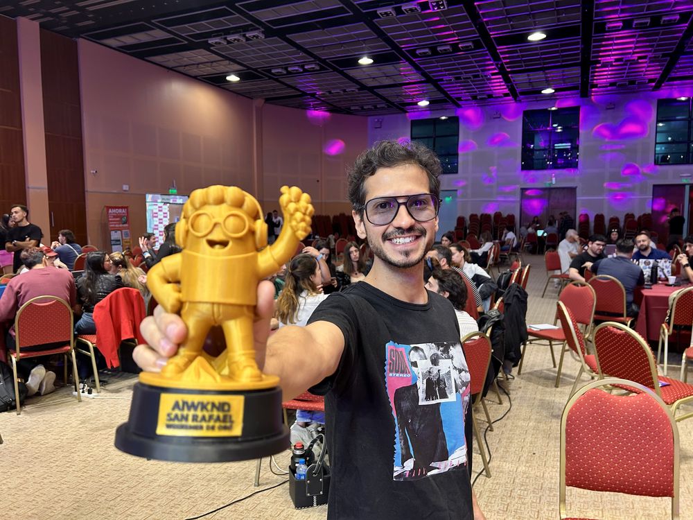 Alejandro Bacic, CMO de AI Weekend, puso el foco en la narrativa y la comunicación del evento, y expresó su satisfacción por la convocatoria y el impacto alcanzado por esta edición.