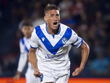 Vélez mantuvo invicto y punta en soledad con un vibrante empate ante Tigre por el Torneo Apertura. Vélez mantuvo invicto y punta en soledad con un vibrante empate ante Tigre por el Torneo Apertura.