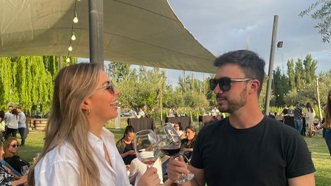 Los Andes | Así fue el sunset en La Finquita 1920 a puro vino, tragos, calor y buena música.