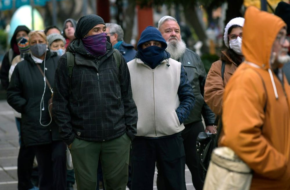 Tras el Zonda, el pronóstico señala que el sábado ingresará una masa de aire polar que se hará sentir al día siguiente.Foto: Orlando Pelichotti / Los Andes