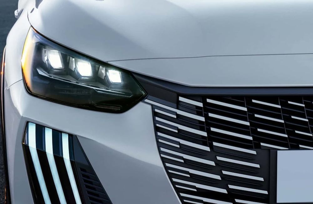 El hatchback producido en la planta bonaerense de El Palomar luce un nuevo diseño delantero.
