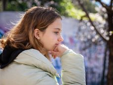 Sobrecarga adolescente: el 11% trabaja y 4 de cada 10 tiene responsabilidades domésticas.