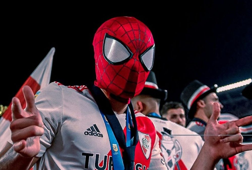 De una araña a otra: el sorpresivo mensaje de Tom Holland para Julián Álvarez