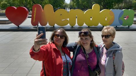 Los Andes | Mendoza fue un destino turístico muy elegido en fines de semana largos, pero todavía hay bajas reservas para enero.  Foto : Orlando Pelichotti