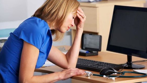 Por el trabajo y los hijos, más mujeres descuidan su salud